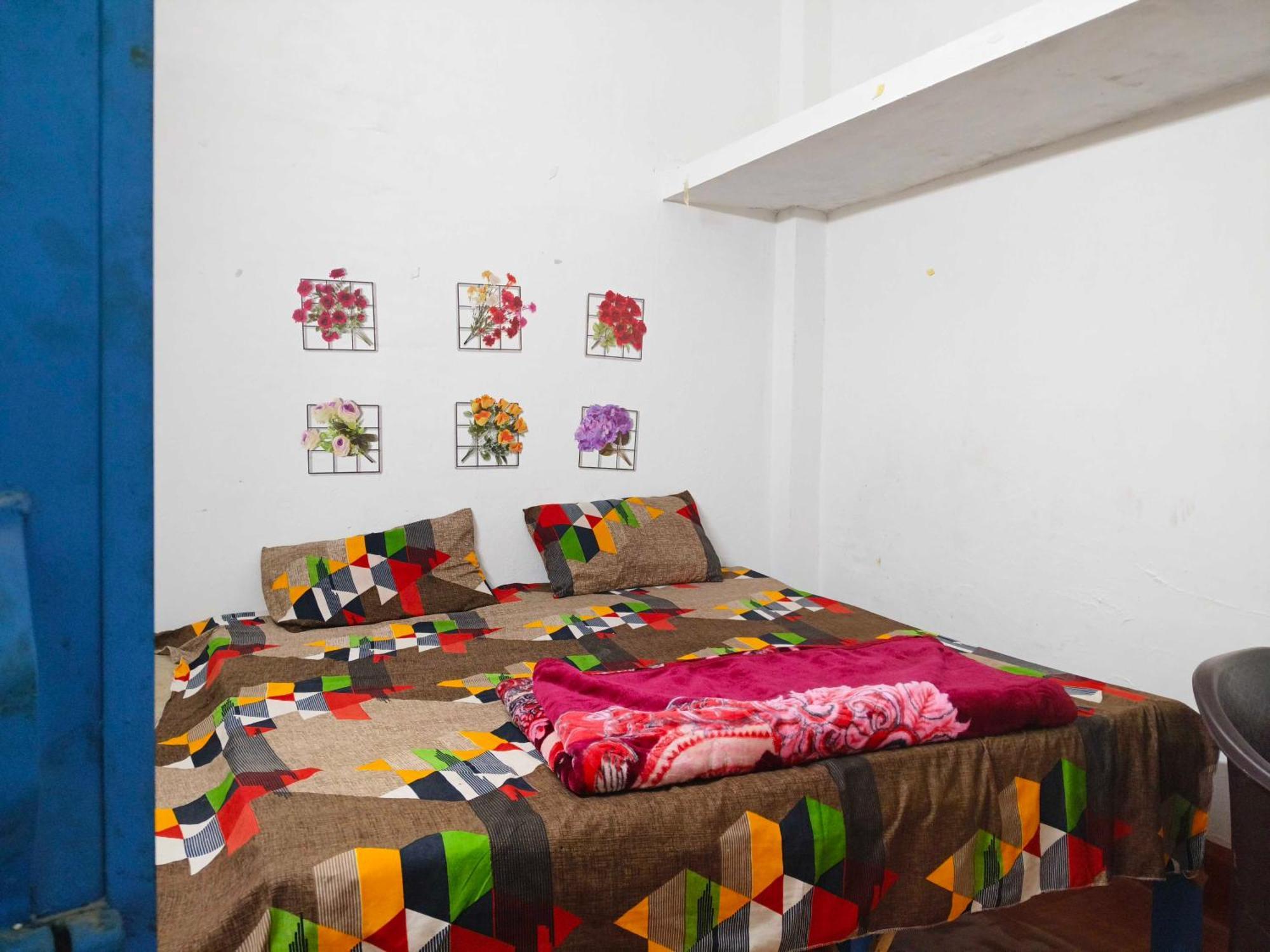 Bela Pratapgarh Hotel O Dheeraj Residency מראה חיצוני תמונה